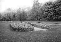 Parc Cwm chambered long cairn, Gower, photographed in May 1991 (108 KB)
